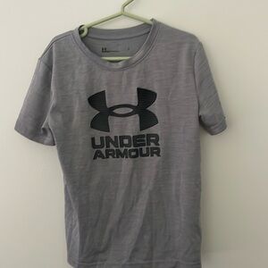 EUC Under Armour boys t-shirt size 7